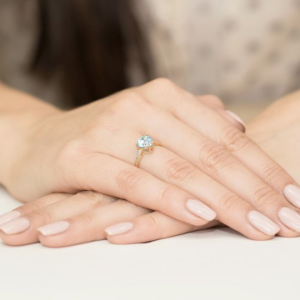 Pierścionek w kształcie serca Topaz 1,20ct i Brylanty białe złoto próby 585. W-0031BT